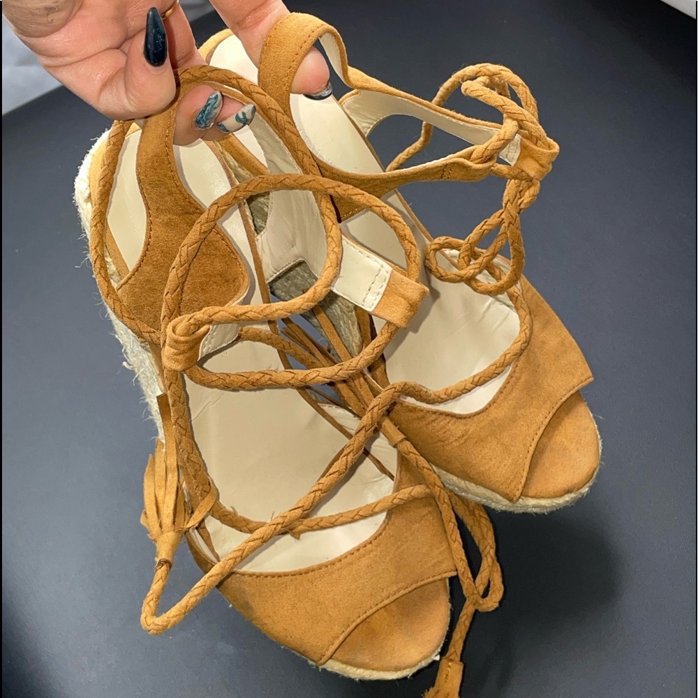Wedges with long straps